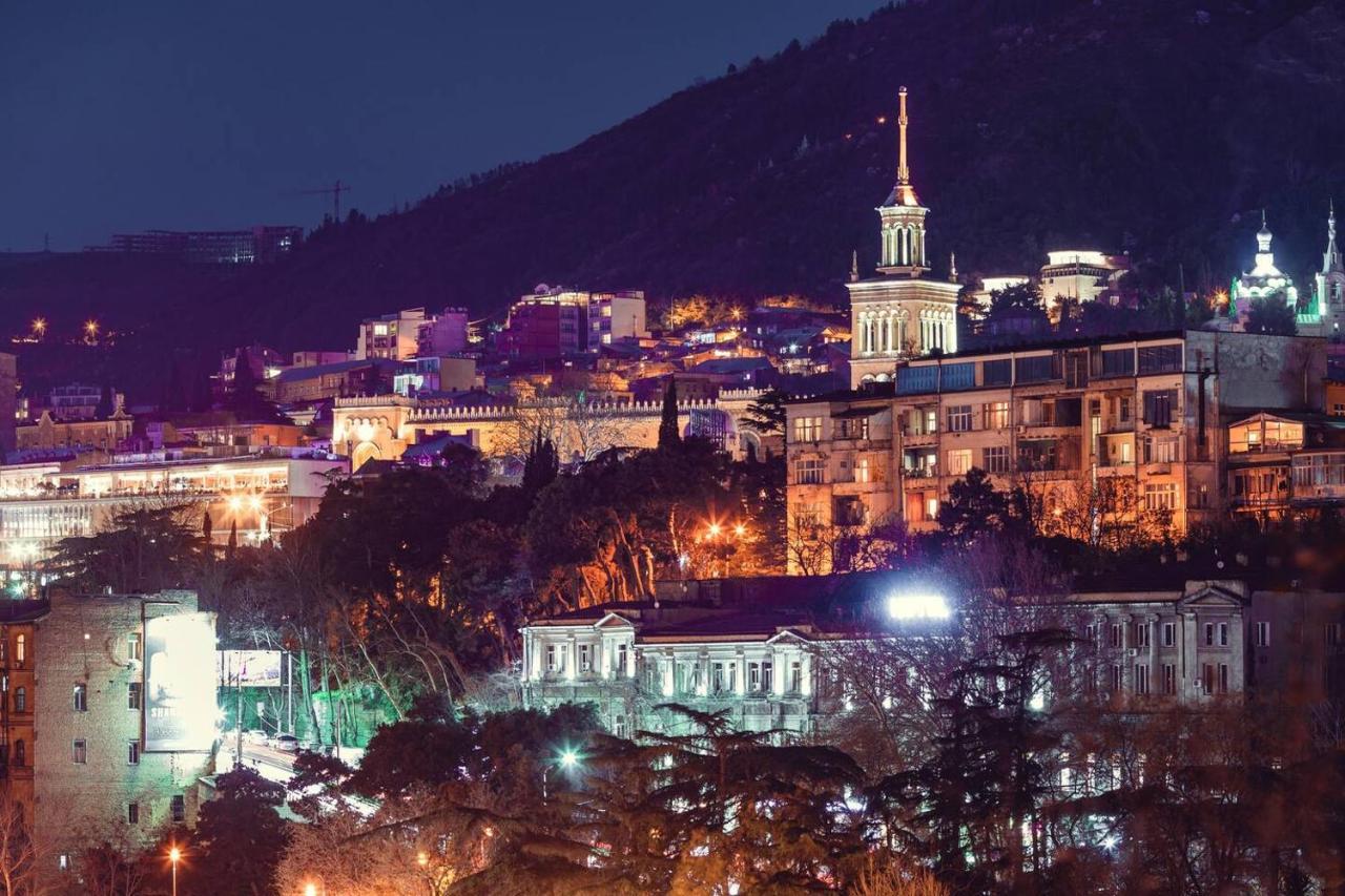 Iren River Side Apartments Tbilisi Esterno foto