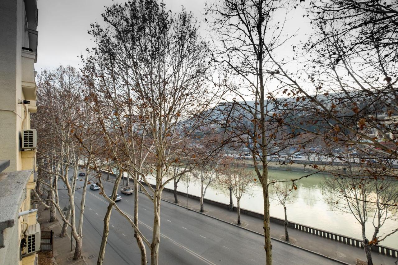 Iren River Side Apartments Tbilisi Esterno foto